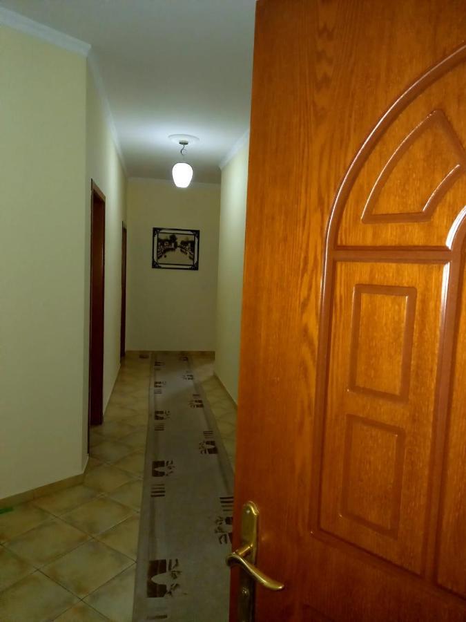 Manthoguesthouse Гирокастра Экстерьер фото